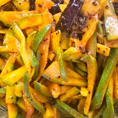 A picture of Instant raw mango pickle.