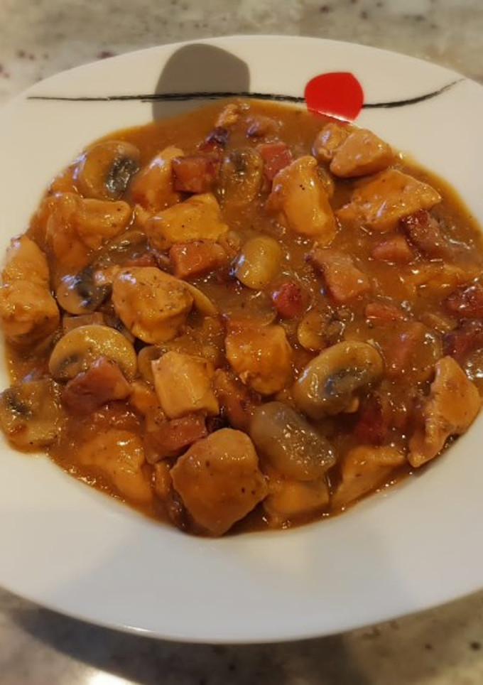 Una foto de Pollo chasseur o en salsa cazadora