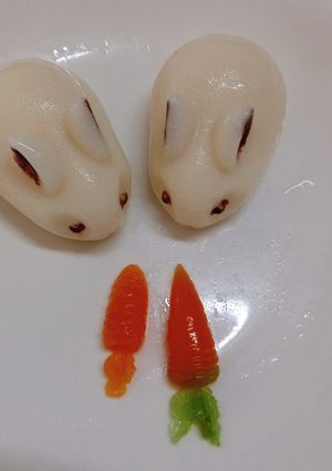 Hình của món Thỏ ngọc và cà rốt.