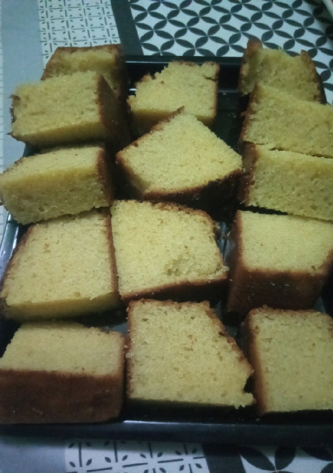 A picture of Simple Semolina Cake.