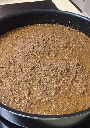 A picture of Garbage Plate Sauce.