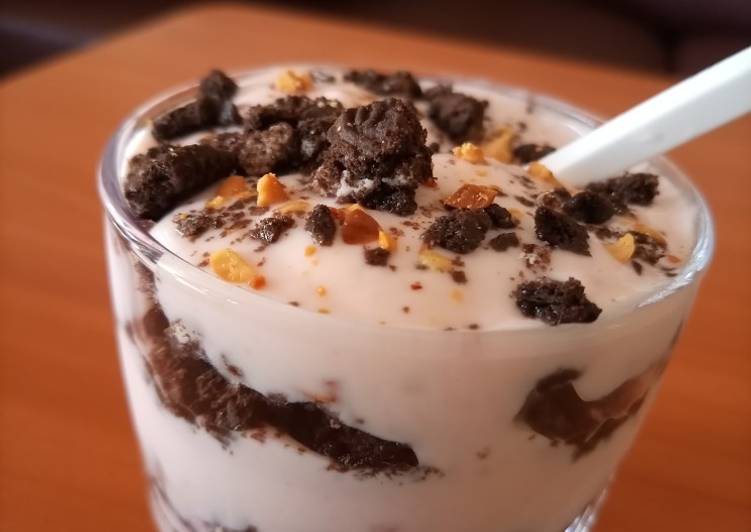 Step-by-Step Guide to Make Super Quick Homemade Oreo Parfait
