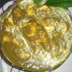 A picture of Palak paneer.