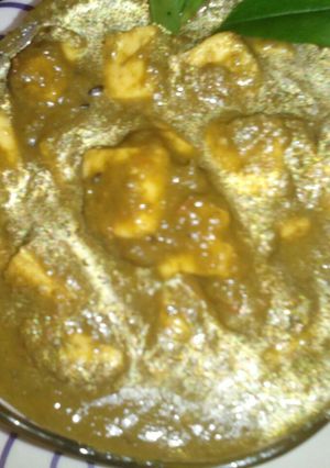 A picture of Palak paneer.