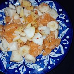 A picture of Spicy Mix fruit squash chat.