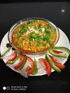 પનીર ભૂર્જી(Paneer bhurji Recipe in Gujarati) રેસીપી મુખ્ય ફોટો