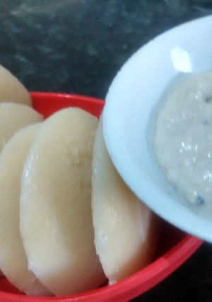 A picture of Rawa idli.