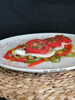 Una foto de Lubina en papillote con verduras