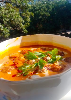 A picture of Kofta e rogan.