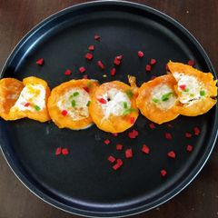 A picture of Mango stuffed kulfi.