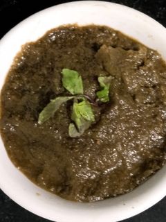 कच्चे आम पुदीना की चटनी (kacche aam pudina ki chutney recipe in Hindi) रेसिपी मुख्य फोटो