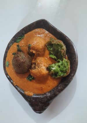 A picture of Matar paneer kofta.
