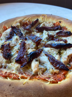 Una foto de Pizza con masa casera 🍕🍅🧀