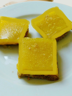 எலுமிச்சை பழ மிட்டாய் (sweet lime bars) (Elumichai pazha mittaai recipe in tamil) செய்முறை முக்கிய புகைப்படம்