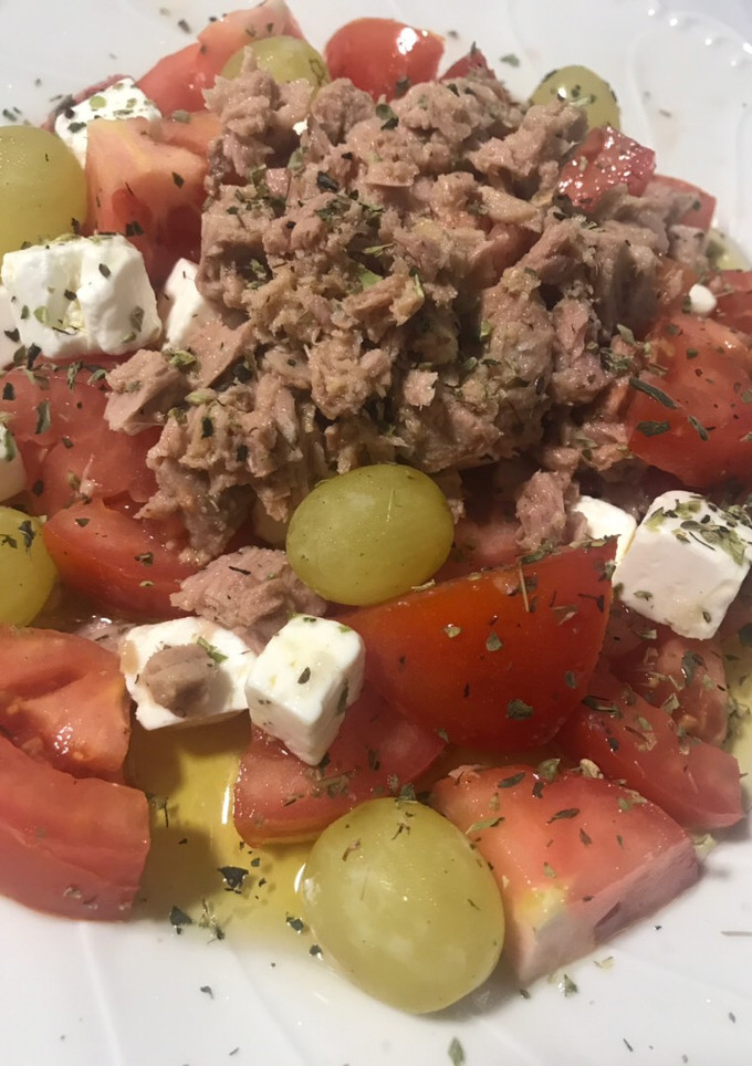 Una foto de "Uvas con queso saben a beso" Una ensalada cautivadora