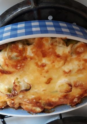 Rakott cukkini póréhagymával recept fotója