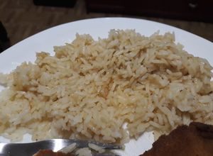 Una foto de Arroz con cubito knorr