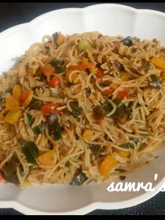 Spaghetti mai hadin ganye ainihin hoton girkin