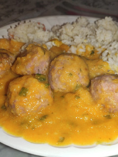Una foto de Albóndigas en salsa de verduras (receta sana)