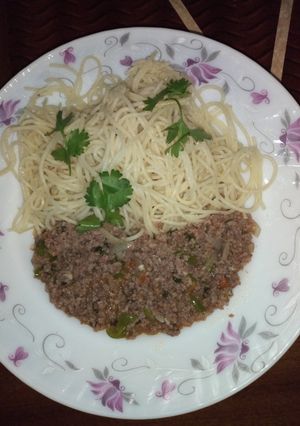 A picture of Spaghetti served with mincedmeat#authormarathon#4weekschallenge#.