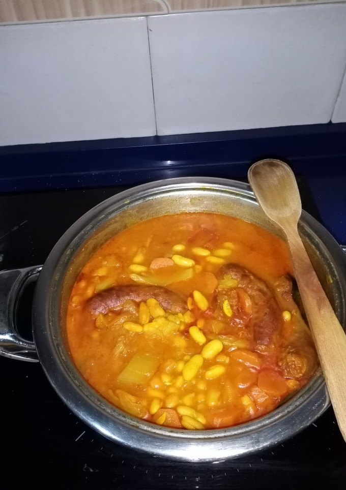 Una foto de Potaje de habichuelas, con lombarda y chorizo
