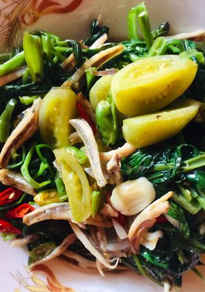 Foto resep Tumis kangkung pedas💕