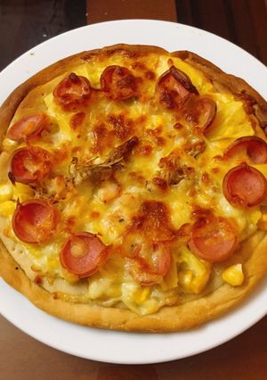 Hình của món Pizza Dứa xúc xích.