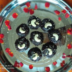 A picture of Chocolaty And Nutty Ladoo.