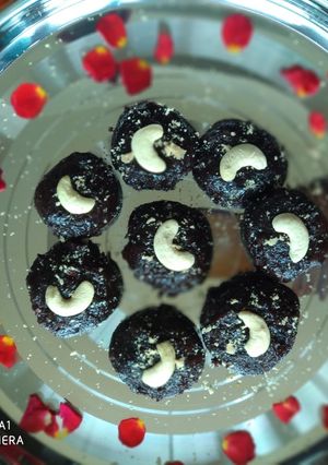 A picture of Chocolaty And Nutty Ladoo.