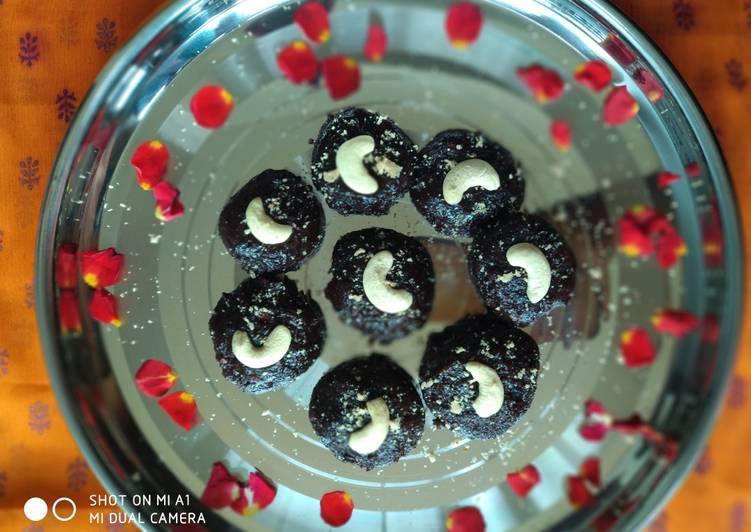 Step-by-Step Guide to Make Quick Chocolaty And Nutty Ladoo