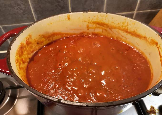 Rich tomato pasta sauce