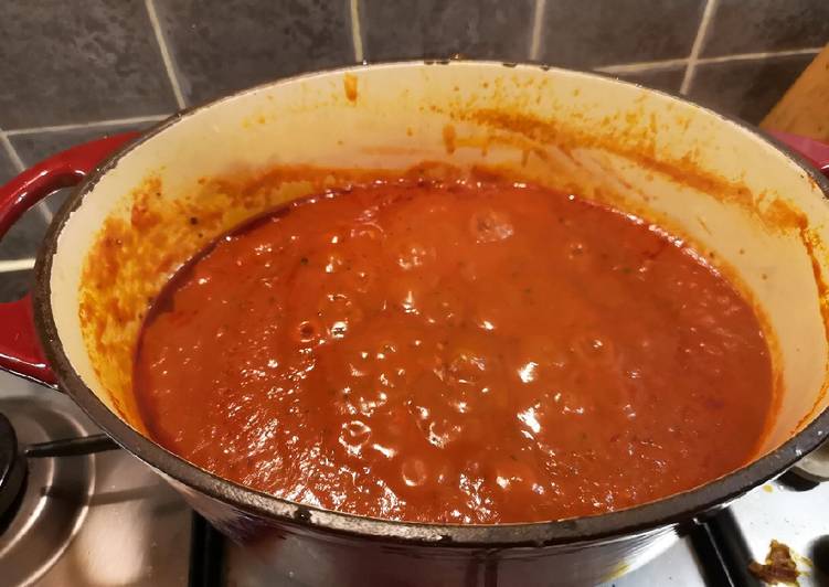 Step-by-Step Guide to Make Quick Rich tomato pasta sauce