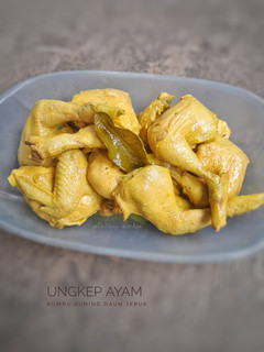 Foto resep Ungkep Ayam Bumbu Kuning Daun Jeruk