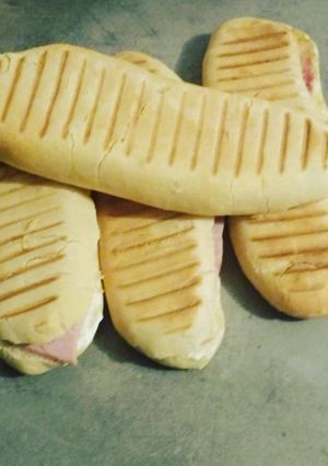 Une photo de Panini jambon chèvre miel