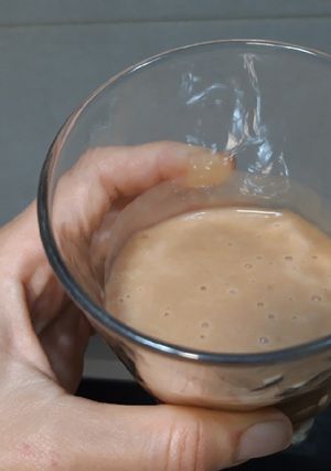Una foto de Batido post-entreno con fruta, cacao y suero de leche