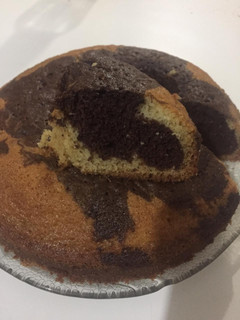 Una foto de Bizcochuelo Marmolado súper húmedo y esponjoso