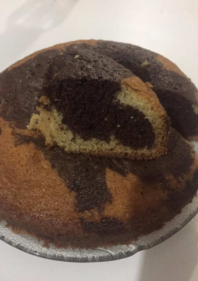 Una foto de Bizcochuelo Marmolado súper húmedo y esponjoso