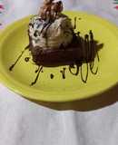 Brownie con helado 😘😋😋