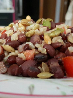 Una foto de Ensalada de azukis y arroz integral