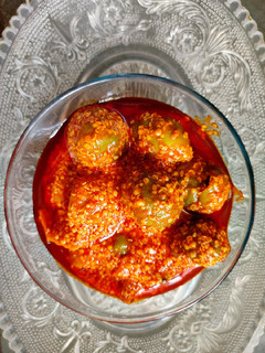 ગુંદા કેરી નું ખાટું અથાણું (Gunda Keri Khatu Athanu Recipe In Gujarati) રેસીપી મુખ્ય ફોટો