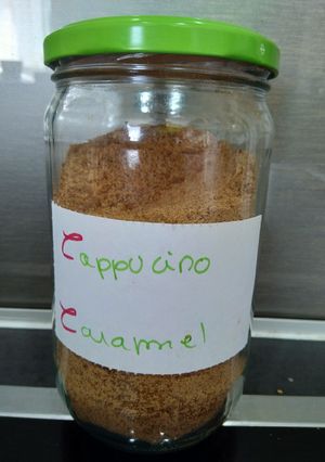 Une photo de Cappuccino caramel instantané