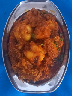 ભરેલા બટાકા નુ શાક (Stuffed Potato Sabji Recipe In Gujarati) રેસીપી મુખ્ય ફોટો