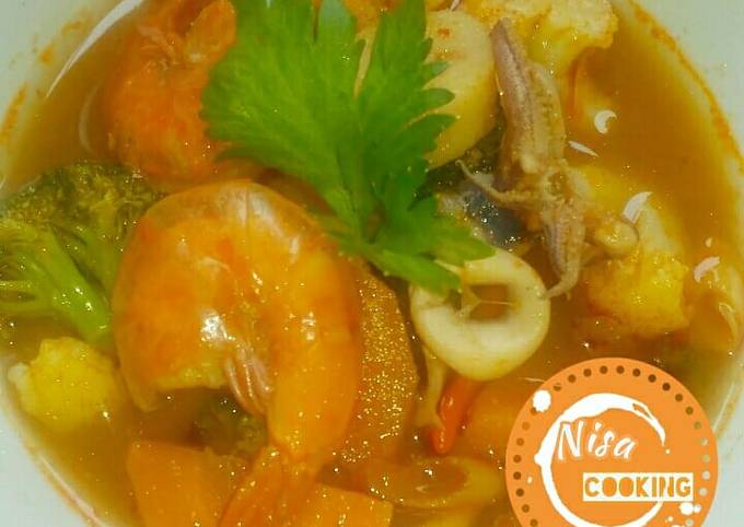 36. Tom Yam Seafood