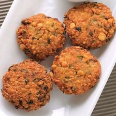 A picture of Black gram fritters.