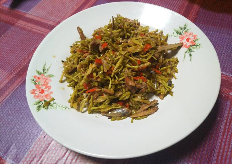 Resep masakan Ikan asin rebus bunga pepaya | Cara Membuat Ikan asin rebus bunga pepaya Yang Enak Dan Mudah
