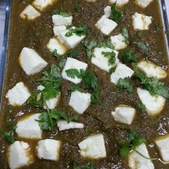 A picture of Palak Paneer.