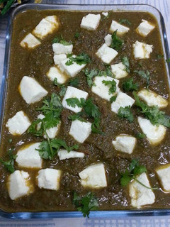 A picture of Palak Paneer.