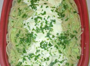 Una foto de Spaghetti en crema de cilantro