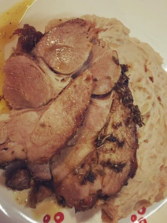 Foto de Cachaço de porco assado com puré de castanhas