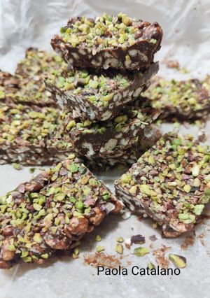 Foto di Barrette farro soffiato, cioccolato fondente e crema di nocciole